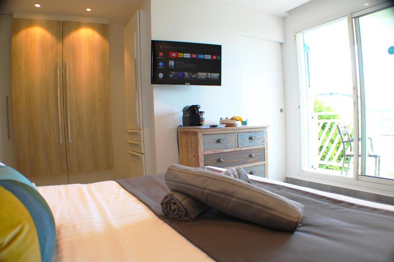 La Casaboubou Bed & Breakfast Saint-Francois  Bagian luar foto